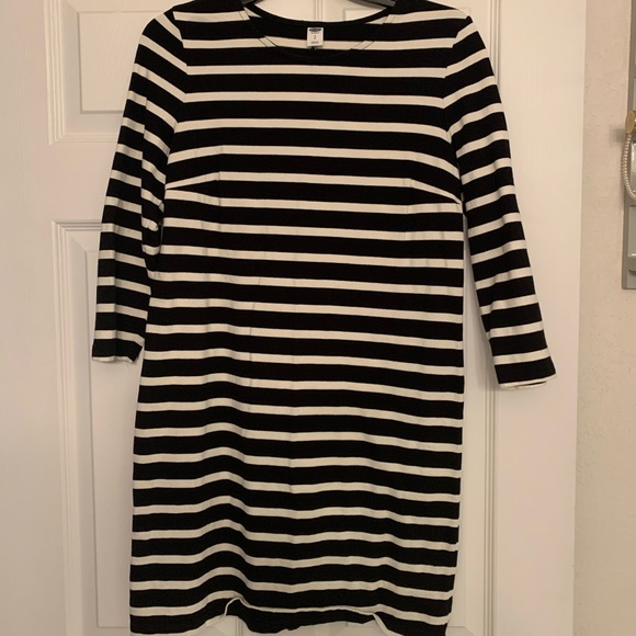Old Navy Dresses & Skirts - Black and White Striped Long Sleeve Dress